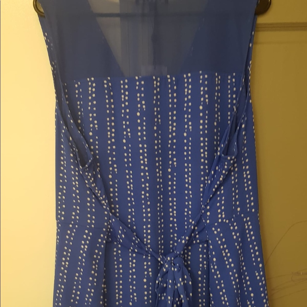 Plus Size - Picture 3 of 6